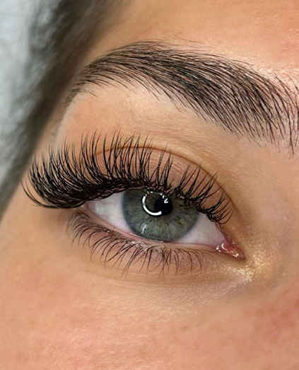 Hybrid Eyelash Extensions